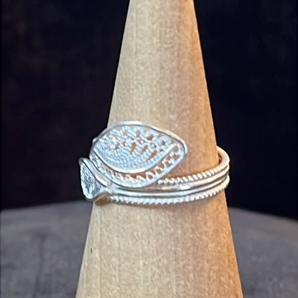 Artistry Tarakashi Collection Sterling Silver Bypass Ring - Picture 5 of 12